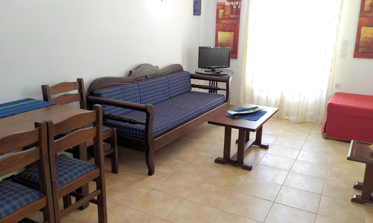 Ioli Apartments Alopronia エクステリア 写真