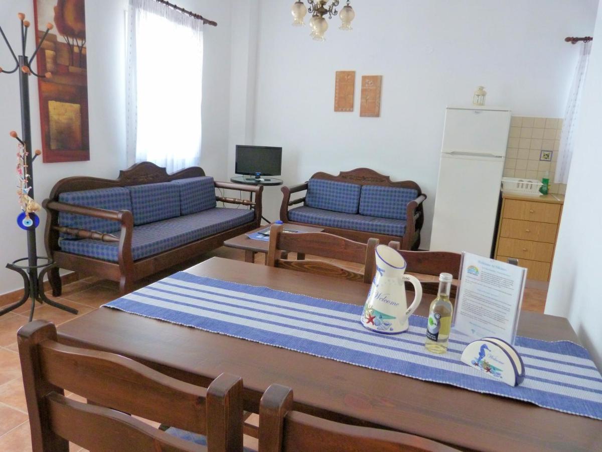 Ioli Apartments Alopronia エクステリア 写真