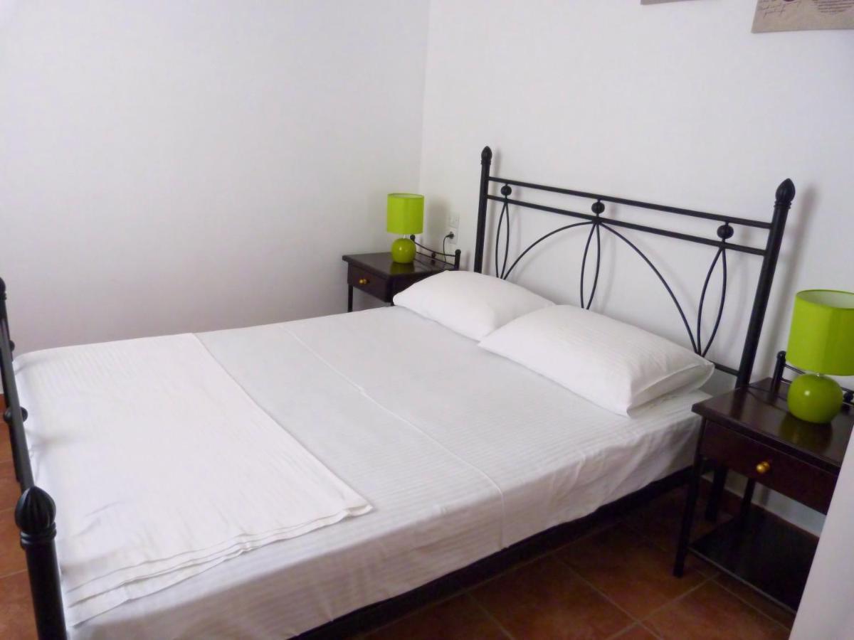 Ioli Apartments Alopronia エクステリア 写真
