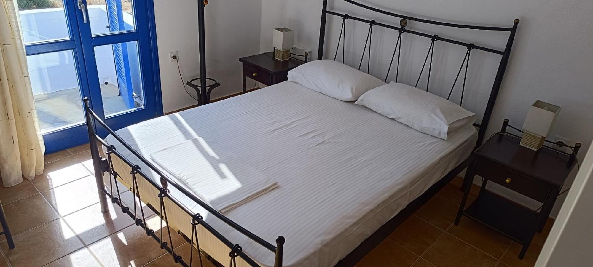 Ioli Apartments Alopronia エクステリア 写真