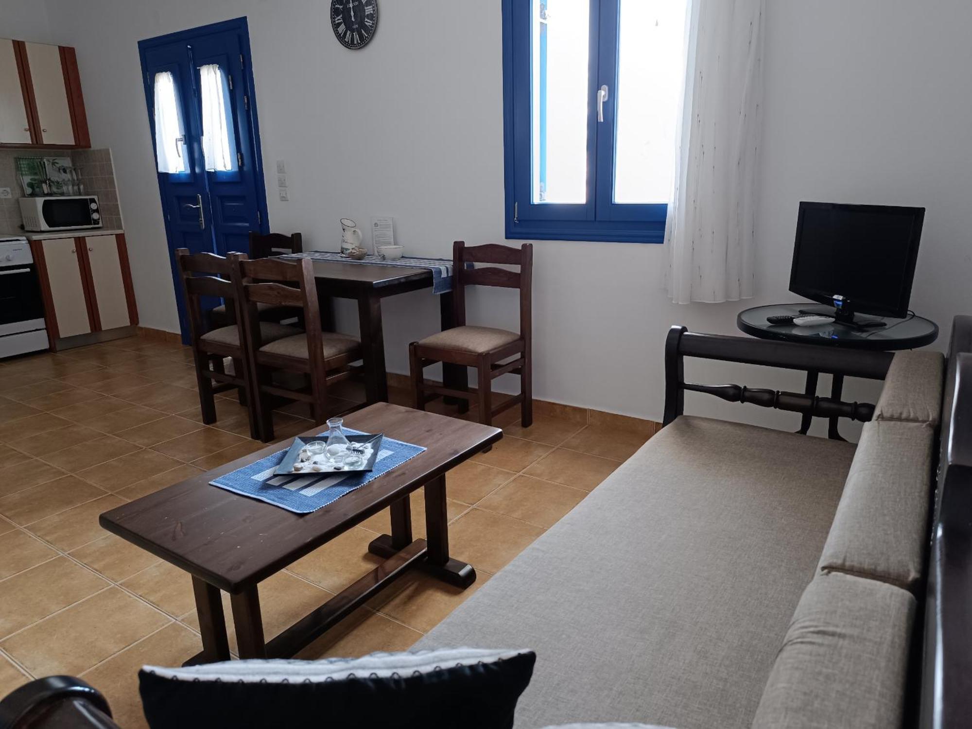 Ioli Apartments Alopronia エクステリア 写真